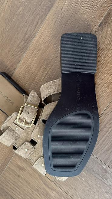 Босоножки, сандалии, шлепанцы: Сандалии Stradivarius из натуральной замши 🤎 — Размер: 37, но — 6
