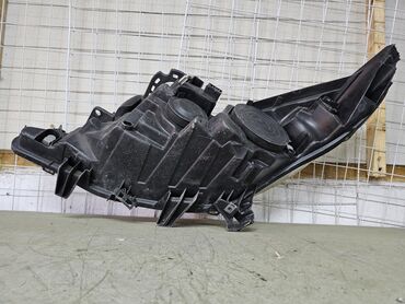 Передние фары: Передняя правая фара Peugeot 2008 г., Б/у, Оригинал, Германия — 11