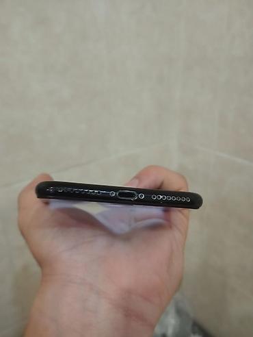 aux iphone: IPhone 7, 128 GB, Jet Black, Barmaq izi — 2