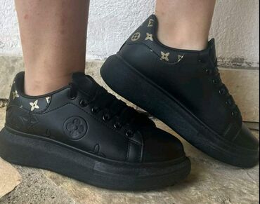 Women's Sneakers and athletic shoes: 41 — 2