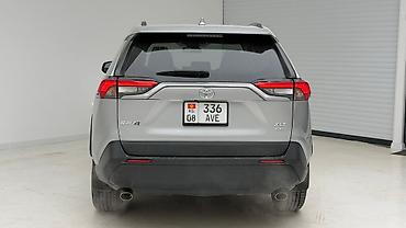 Toyota: Toyota RAV4: 2020 г., 2.5 л, Автомат, Бензин, Внедорожник — 7