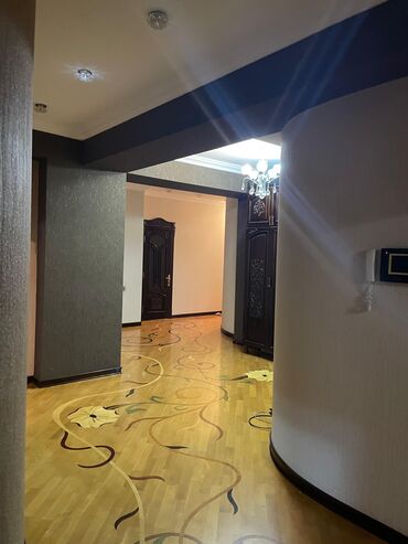 Köhnə tikili: Bakı, 9-cu mikrorayon, 3 otaqlı, Köhnə tikili, m. Memar Əcəmi, 127 kv. m — 7