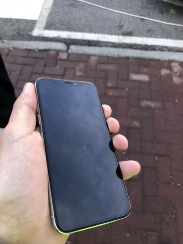 Apple iPhone: IPhone X, Б/у, 64 ГБ, Белый, 82 % — 2