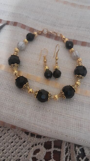 Zərgərlik dəstləri: Dəstə daxildir: Sırğa — 4