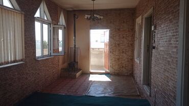 Bağ evlərinin satışı: Bakı, Zirə qəs., 100 kv. m, 7 otaqlı, Hovuzsuz, İnternet, Qaz, İşıq — 7