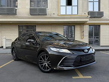 Toyota Camry: 2021 г., 2.5 л, Вариатор, Гибрид, Седан