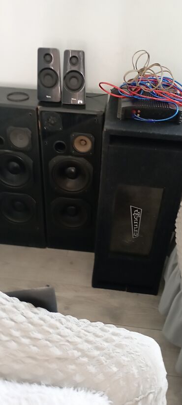 Zvučnici i stereo sistemi: Sve ispravno,Auto pojacalo i kutija 3 zvucnika x10 inca ispravno moze