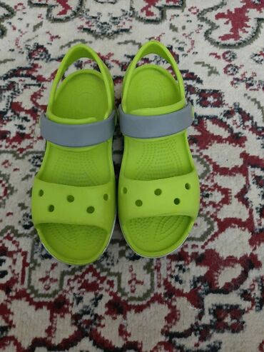 Детская обувь: Сандалии Crocs размер С13.
По стельке 19.5 см -20 см.
оригинал