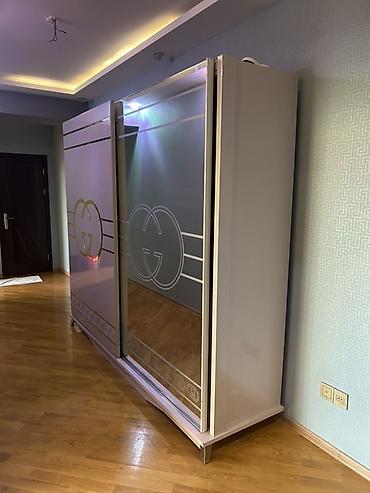 ucuz dolab: Sürgülü qapılı, güzgülü yataq otağı şkafı. Müasir dizayna malikdir və — 3