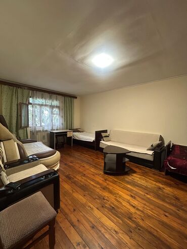 Uzunmüddətli kirayə mənzillər: Kirayə verilən mənzil – 3 otaq Plan və xüsusiyyətlər: - Geniş — 8