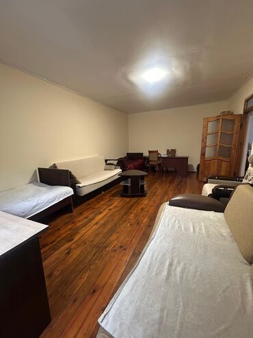 Uzunmüddətli kirayə mənzillər: Kirayə verilən mənzil – 3 otaq Plan və xüsusiyyətlər: - Geniş — 12