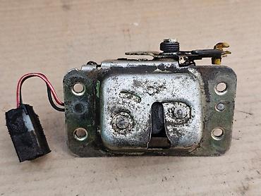 Замки: Замок багажника Nissan 1990 г., Б/у, Оригинал, Германия — 2