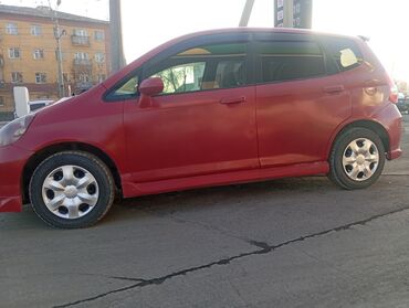 колеса на гольф: Honda Fit: 2002 г., 1.3 л, Вариатор, Бензин, Купе