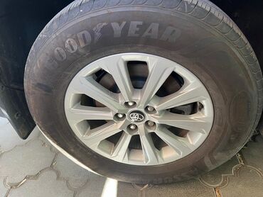 на опель вектра а: Колесо с шиной Goodyear, установленной на литом диске серебристого