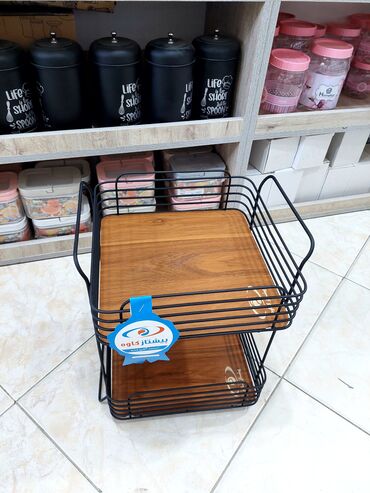 Digər qab-qacaq və mətbəx ləvazimatları: Meyvə-tərəvəz yiğmaq uçun polkalar 3 mertebe tekerli ve 4 mertebe — 6