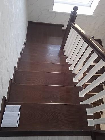 Деревянные лестницы: Деревянная лестница Для дома, Вид дерева: Орех, Форма лестницы: Много-маршевая, Стиль: Классический — 29