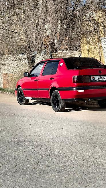 Volkswagen Vento: 1992 г., Седан at lalafo.kg Volkswagen Vento: 1992 г., Седан