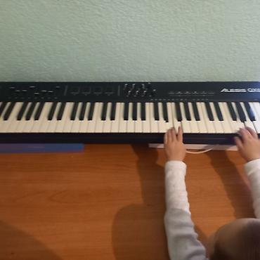 Синтезаторлар: MIDI-клавиатура Alesis QX61 - 61 полноразмерная динамическая клавиша — 2