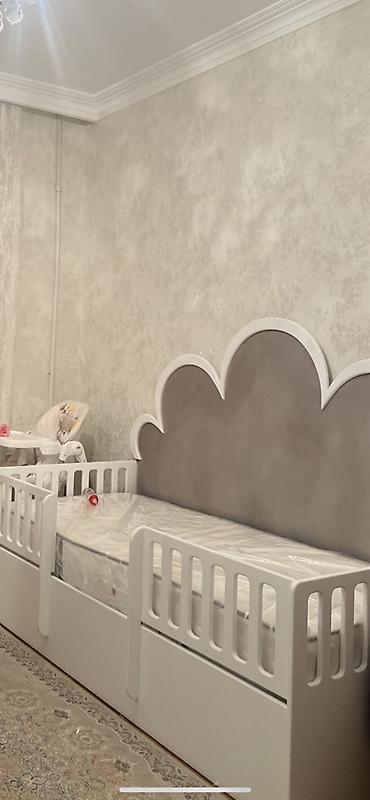 bulud mebel: Uşaq üçün bulud formalı başlığa malik tək nəfərlik çarpayı — 1