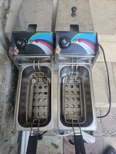 yemək sobası: İki bölməli elektrik fritöz dəsti - İkili quruluş: iki ayrı yağ
