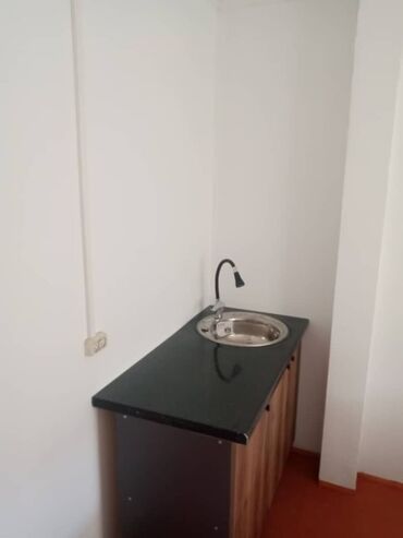 на длительный срок квартира: 36 м², 2 комнаты, Парковка, Забор, огорожен