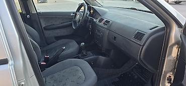 Skoda: Škoda Fabia, srebrna, 5 vrata, registracija KU009-CC. Hečbek — 10