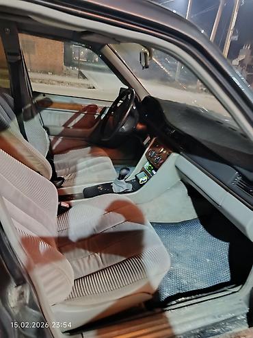 Mercedes-Benz: Mercedes-Benz W124: 1993 г., 3.2 л, Механика, Бензин, Седан — 9