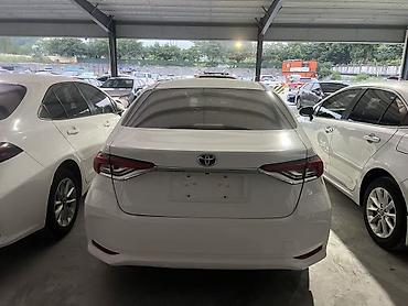 corolla 2022: Toyota Corolla: 2021 г., 1.8 л, Вариатор, Гибрид, Седан — 7