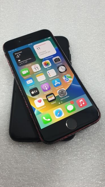 apple 5 c: IPhone 8, Б/у, 64 ГБ, Красный, Чехол, 75 %