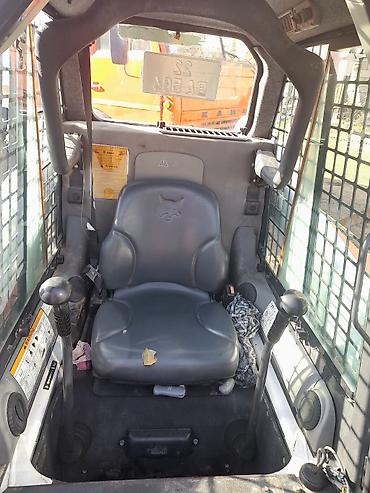 avtocar: Bobcat S220 skid steer yükləyici Xüsusiyyətlər: - Model: Bobcat S220 — 9
