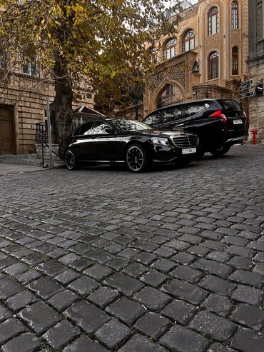 Mercedes-Benz: Mercedes-Benz E 200: 2 l | 2018 il Sedan — 8