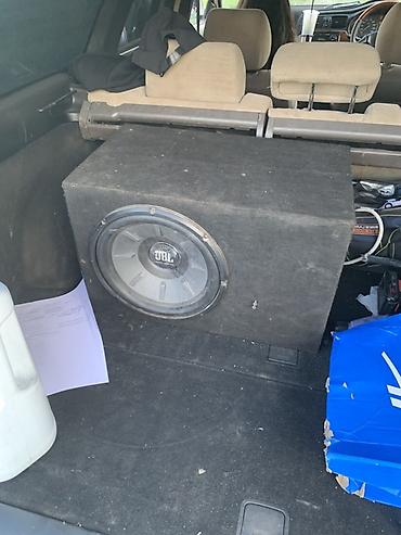 Автоунаа электроникасы: Сабвуфер JBL в корпусе + автомобильный усилитель - Сабвуфер JBL — 1