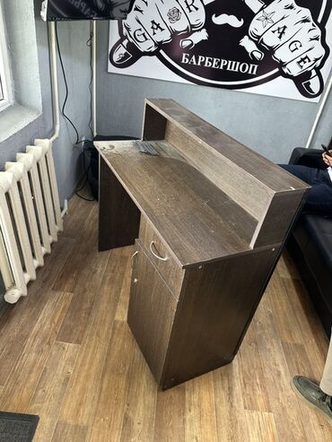 тумбочки для косметики: Письменный стол, ЛДСП