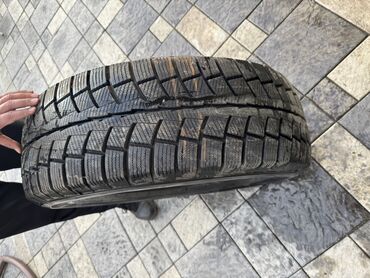 шины бу 17: Продаю зима 265/70R17 2 шт