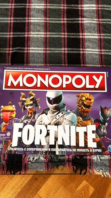 Maskalar, eynəklər: Monopoly Fortnite stolüstü oyunu - Rəsmi “Monopoly: Fortnite”