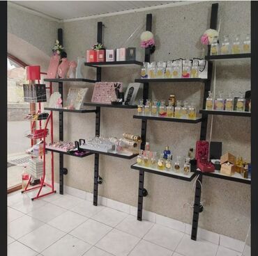 magaza vitrinleri satilir: Vitrin satılır 700 AZN