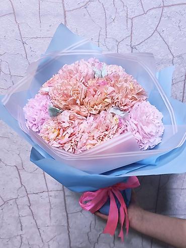 чайные розы: Букет ручной работы из Гвоздик(диантус)🌺🪷💐из гофрированной бумаги в — 3