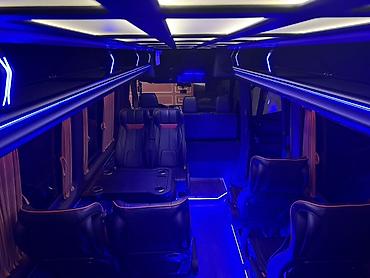 наушники apple airpods 1: Mercedes‑Benz Sprinter — премиальный микроавтобус (черный, удлиненная — 2