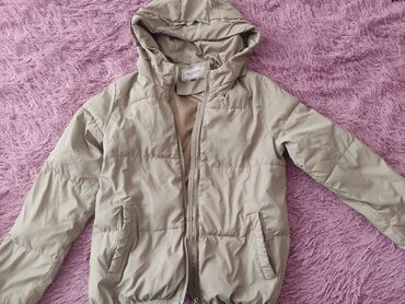 детская осенняя одежда: Осенняя курточка. Размер 9-12 лет 
Цена 500