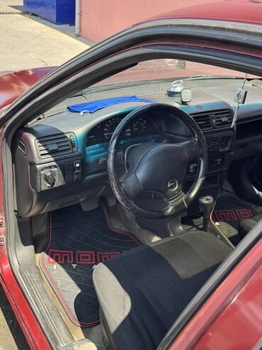 xacmazda ucuz avtomabiller: Opel Vectra: 2 l | 1990 il Sedan