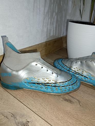 муж красовки: Футбольные бутсы/сороконожки Adidas Predator (взрослые) РАЗМЕР 40 - — 6