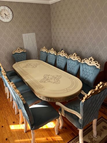 Qonaq otağı üçün, Açılmayan, Oval masa, 12 stul