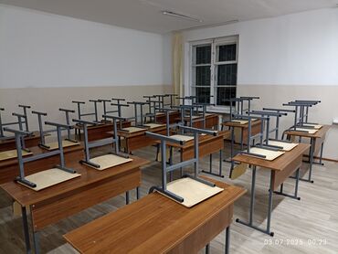 стол детский ученический: Комплект парты и стула, Новый, Платная доставка, цвет - Коричневый