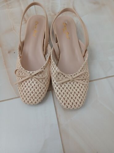 zara нови сад – слике: Sandals, Bata, 38