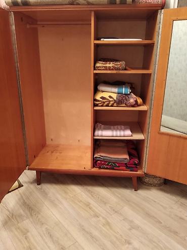 wkaf: İşlənmiş, 2 qapılı, Güzgülü, Qəhvəyi, Taxta, Açılan, Düz dolab — 3