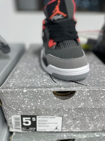 спортивные женские кофты: Кроссовки Air Jordan 4 Retro (GS) - Размер: 5.5Y