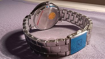 Ručni satovi: Nov ženski sat od nerdjajućeg čelika. Kvarcni mehanizam, ima datum — 8