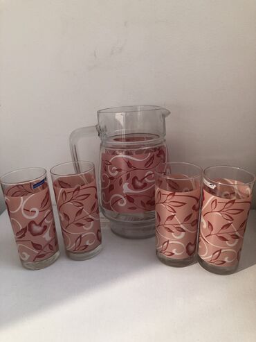 стаканы для чая: Графин и 4 стакана люминарк
300 сом