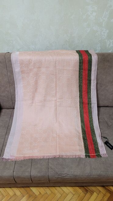 Baş geyimləri: Şarf 5 man
təzədi
şəkli sola cevirin — 4