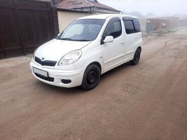 Toyota: Toyota Funcargo: 2002 г., 1.3 л, Автомат, Бензин, Фургон